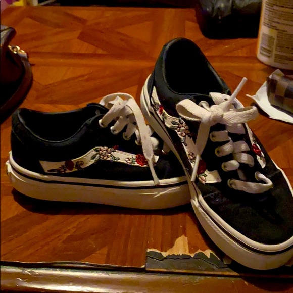 Vans kids shoe. - Picture 1 of 5